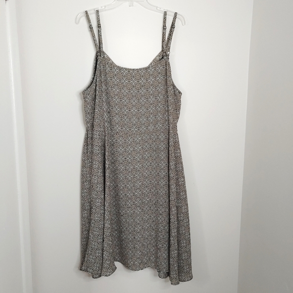 Addition Elle taupe printed midi dress. Size 18. - Picture 5 of 9